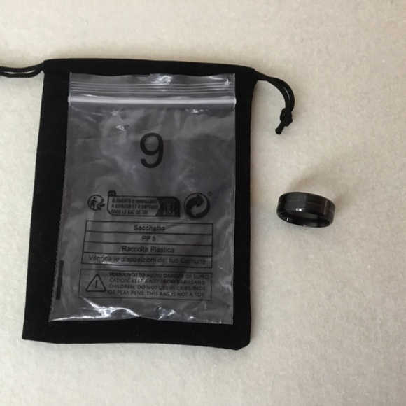 Men’s Size 9 Matte Titanium Steel Black Ring - Picture 2 of 6